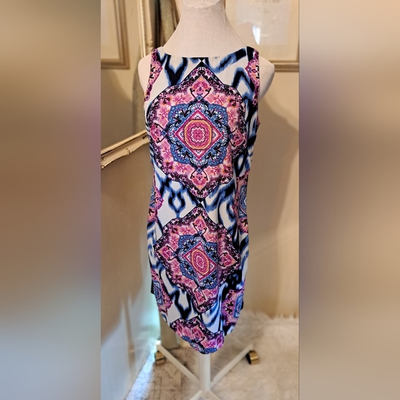 Vince Camuto Sleeveless Dress. Multi Color. Lightweight and Sleeveless. Size 4. - Picture 9 of 9